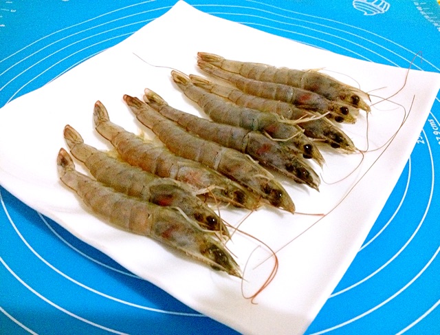 烤箱零食#香辣焗虾的做法图解1