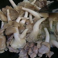 蘑菇炒肉片的做法图解4