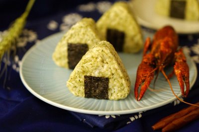 小龙虾三角饭团