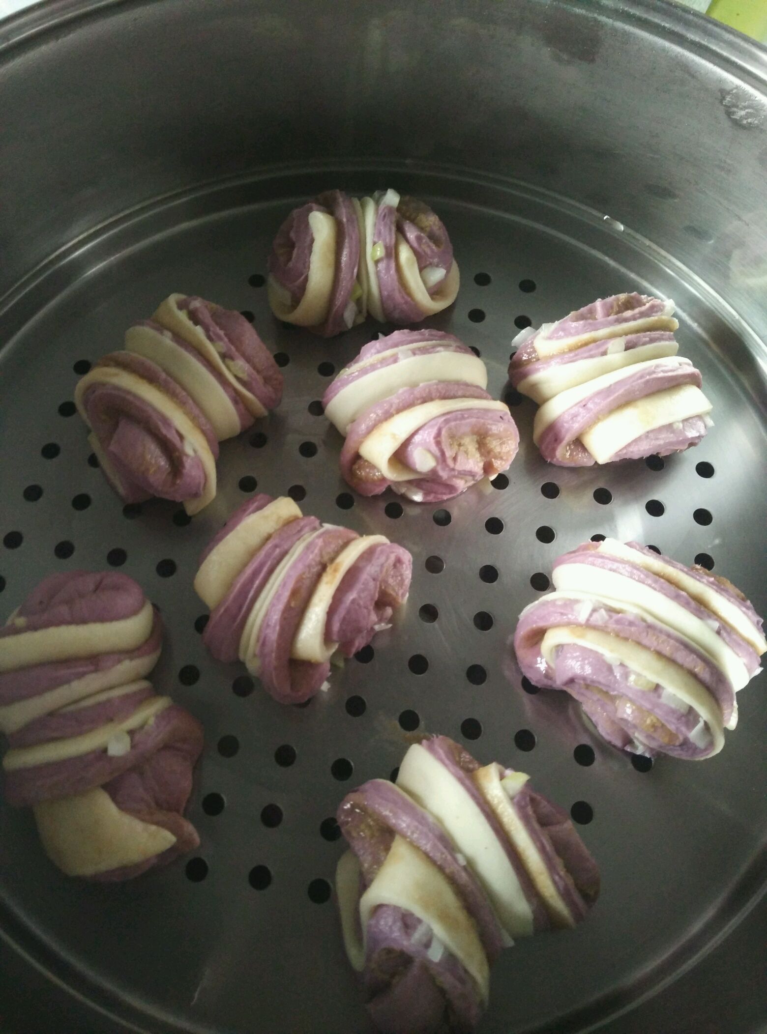 【紫薯卷】一蒸一卷就搞定！香甜软糯，两盘都不够~ - 哔哩哔哩
