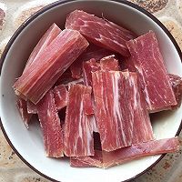火腿木耳蘑菇炖白菜的做法图解1