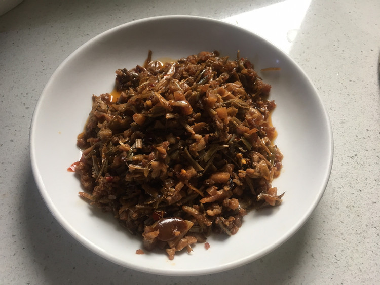 碎米芽菜炒肉的做法