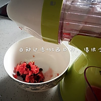 西瓜三吃---果语原汁机、冰棒机的做法图解4