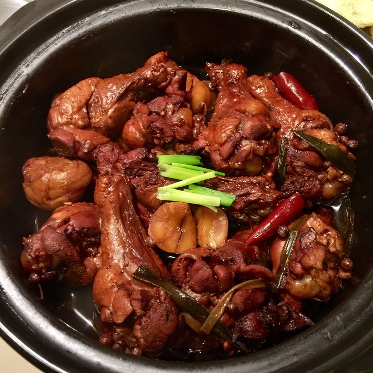 栗子烧鸡腿的做法