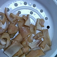 花生海带猪蹄汤的做法图解2