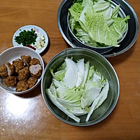 大白菜烩圆子#浓汤宝火锅英雄争霸赛#的做法图解1