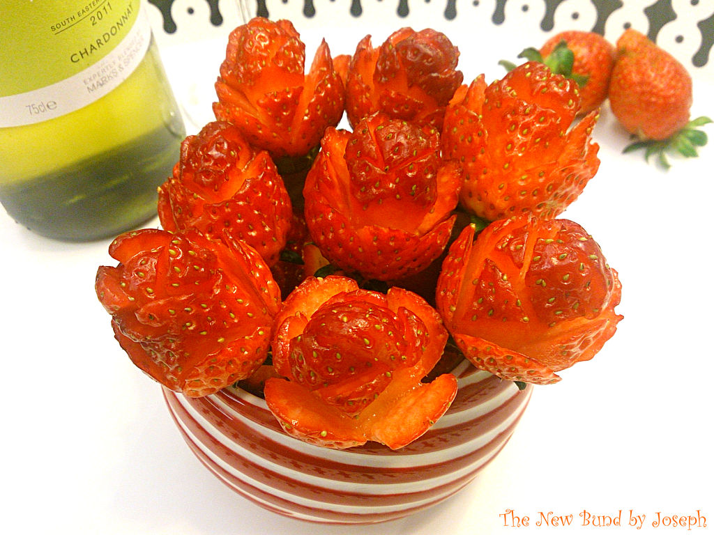 草莓玫瑰花怎么做_草莓玫瑰花的做法_豆果美食