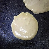 百变早餐 | 香蕉松饼的做法图解3
