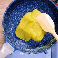 自制冰皮奶黄月饼，大人孩子都爱吃。 #晒出你的团圆大餐#的做法图解6