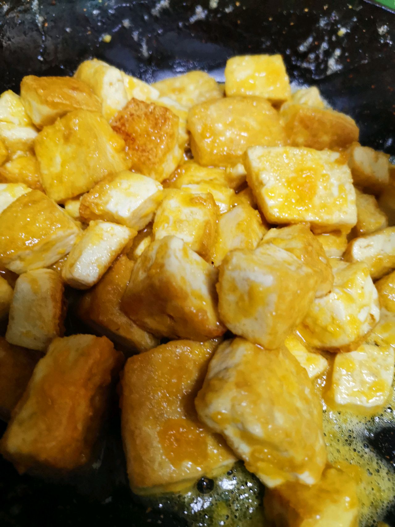 金沙豆腐怎么做 金沙豆腐的做法 蜜蜂食坊 豆果美食