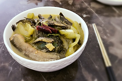 酸菜炖泥鳅