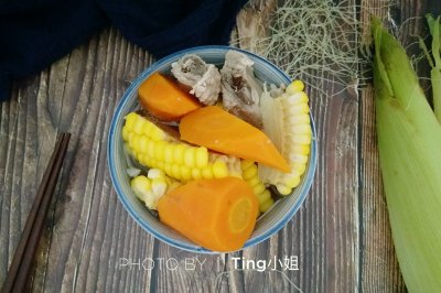 排骨玉米胡萝卜汤，美味又健康