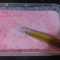 草莓冰淇淋#新鲜新关系#的做法图解5