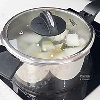 姜丝冬瓜薏米汤的做法图解7