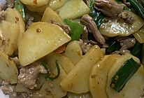 瘦肉蒜苗炒土豆的做法