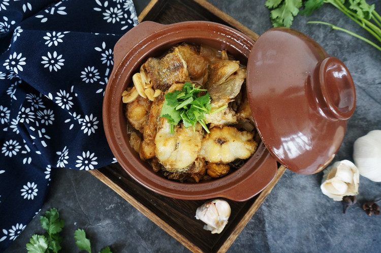 砂锅焗鲈鱼·做给老爸吃的营养菜的做法