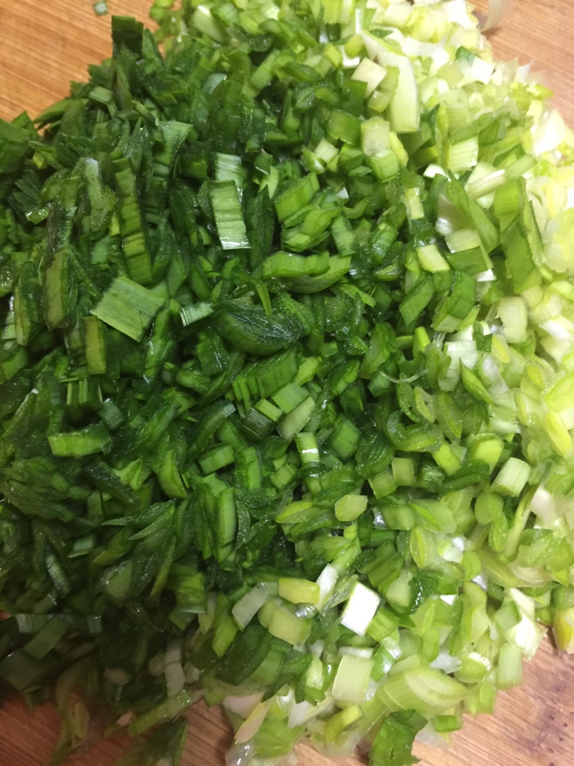 韭菜鸡蛋饺子馅的做法图解1