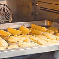 低脂烤薯角🥔摇一摇烤一烤就可以完成的简单料理的做法图解3