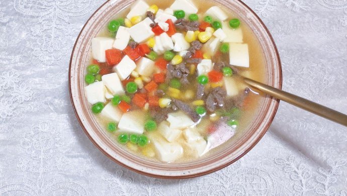 彩蔬牛肉豆腐汤