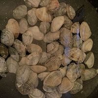 炒花甲的做法图解1