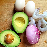 牛油果大虾焗饭的做法图解1