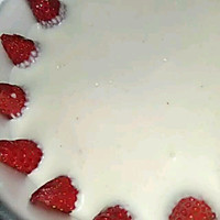 草莓火龙果乳酪慕斯的做法图解10