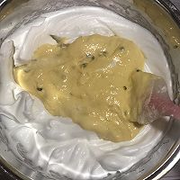 百香果椰子戚风的做法图解12