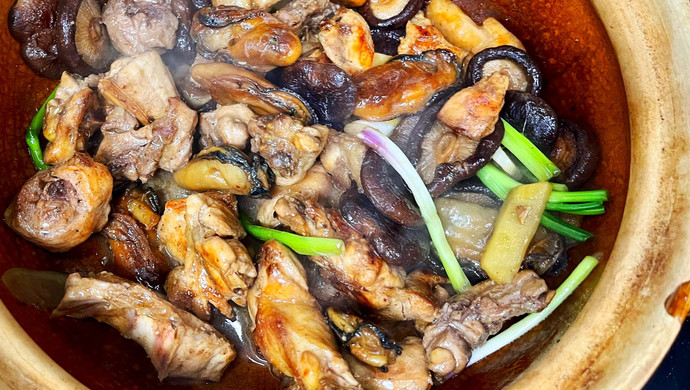 香菇蚝豉炆鸡