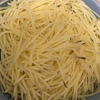 酸辣土豆丝的做法图解1