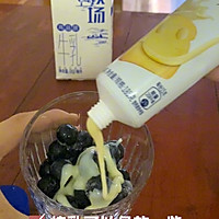 #在夏日饮饮作乐#蓝莓炼乳饮的做法图解2