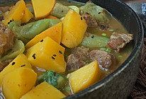 晨间食光：丝瓜咖喱蟠桃牛肉饭的做法