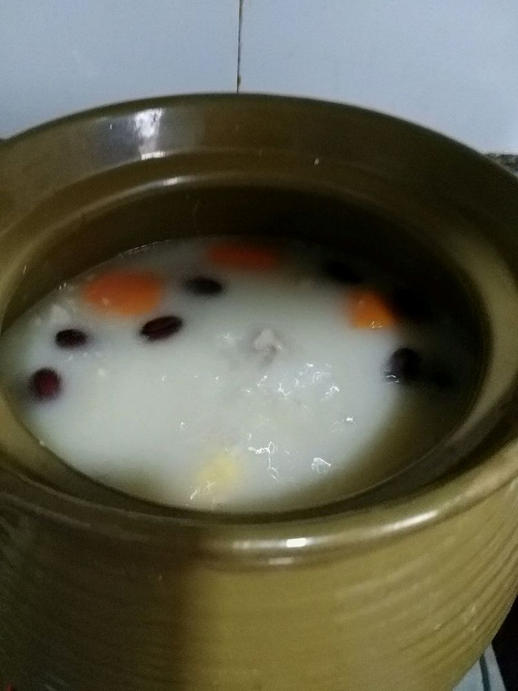 排骨玉米山药汤的做法