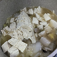 #开启冬日滋补新吃法#冻豆腐五花肉炖白菜，就是这个味儿的做法图解13