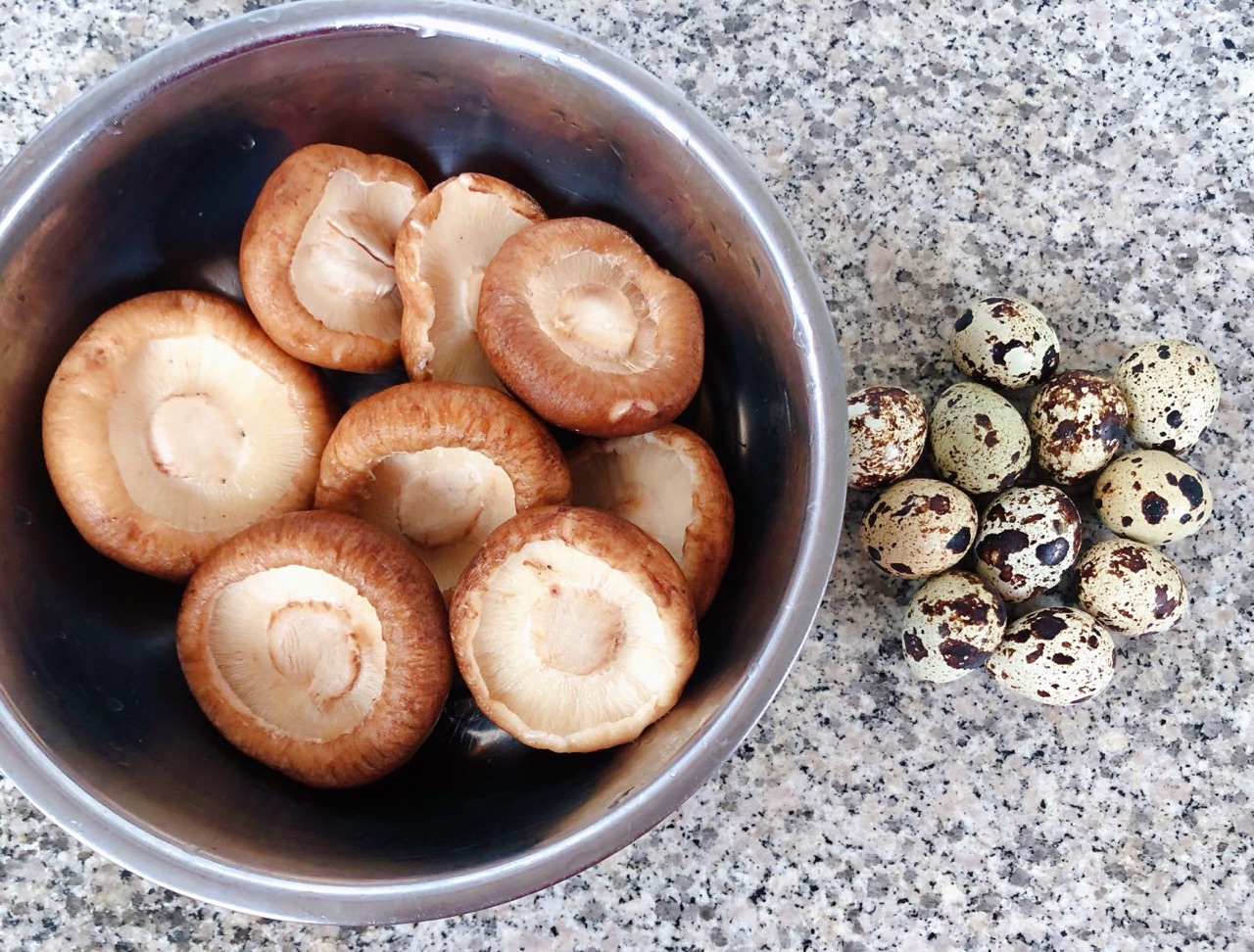 烤香菇鹌鹑蛋怎么做_烤香菇鹌鹑蛋的做法_小菁同学_豆果美食