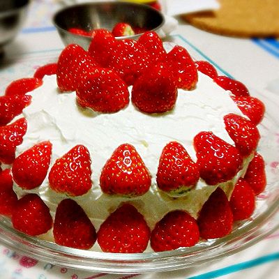 草莓轻芝士蛋糕