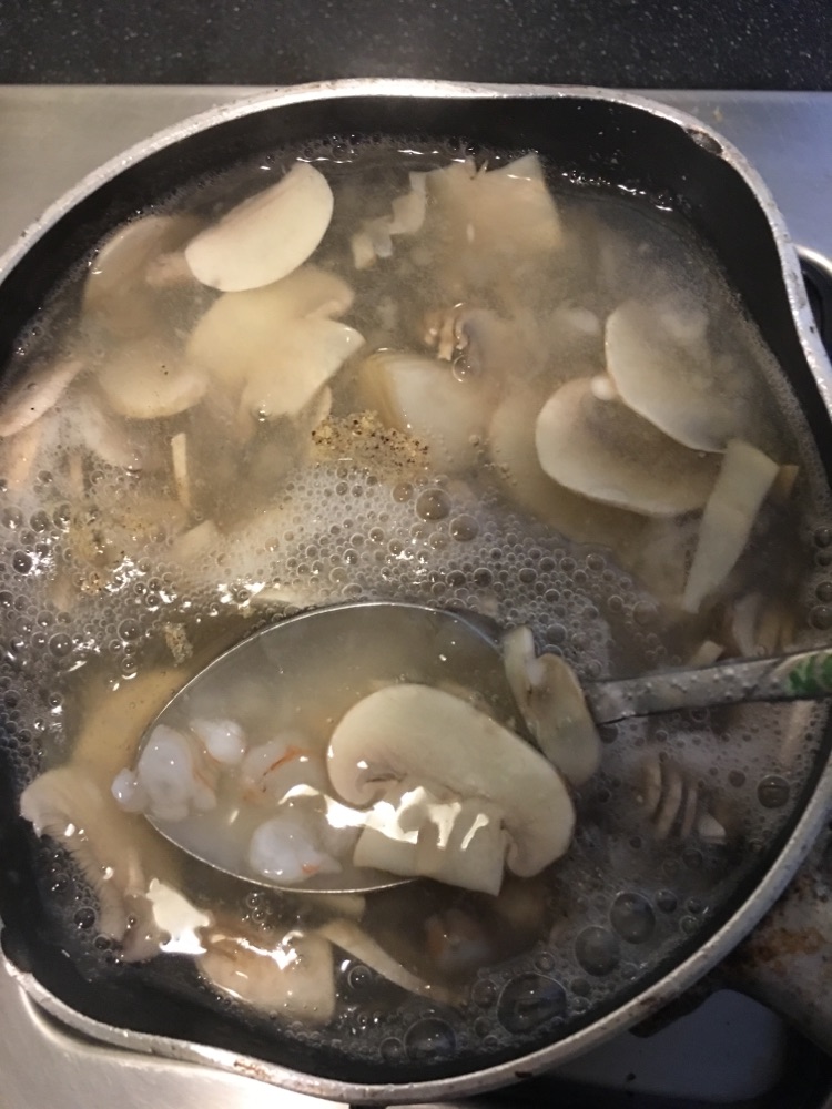 蘑菇虾仁鸡蛋羹的做法图解4