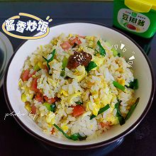 #葱伴侣豆瓣酱能蘸善炒#超快手很简单的酱香什锦炒饭