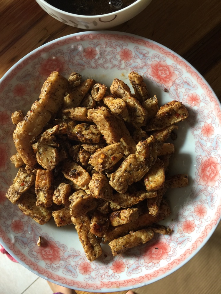 椒盐豆腐干的做法