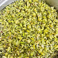 仙草蜜/铁皮石斛鲜花蜜 的腌制方法的做法图解3