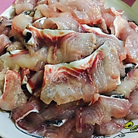黑木耳炒鱼片的做法图解2