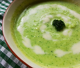 青豌豆西兰花奶油浓汤的做法