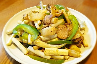 酸“辣”藕尖