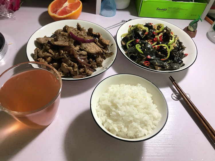 凉拌木耳（芝麻酱版）的做法