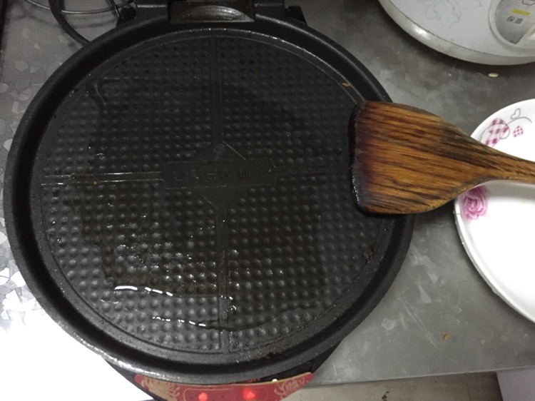 胡萝卜薯饼的做法图解3