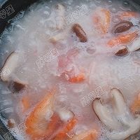 砂锅海鲜粥的做法图解11