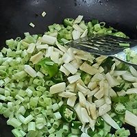通菜梗辣椒炒藕尖的做法图解5