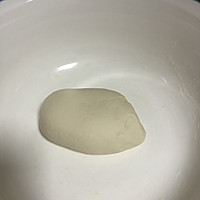 香肠卷的做法图解1