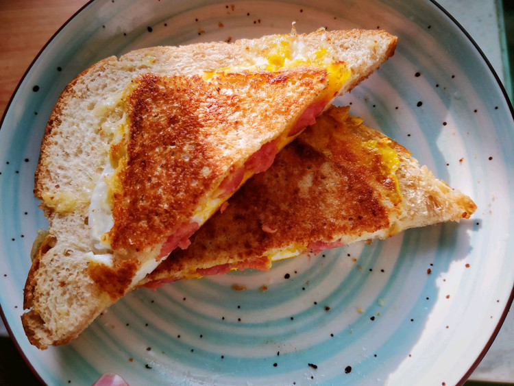 快手早餐——吐司三明治的做法