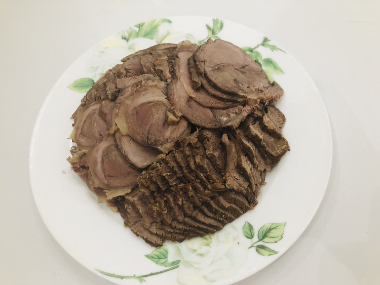 煮白牦牛腱子肉的做法