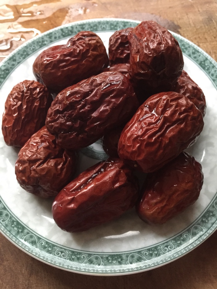 阿胶夹心枣的做法图解1